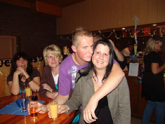  Bildname: B-Day_042.jpg 
 Breite: 640 Pixel 
 Höhe: 480 Pixel 
 Grösse: 86 kB 