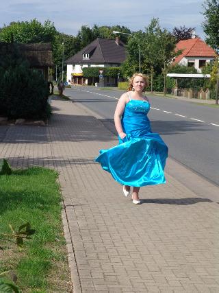  Bildname: Hochzeit_011.jpg 
 Breite: 640 Pixel 
 Höhe: 853 Pixel 
 Grösse: 160 kB 
